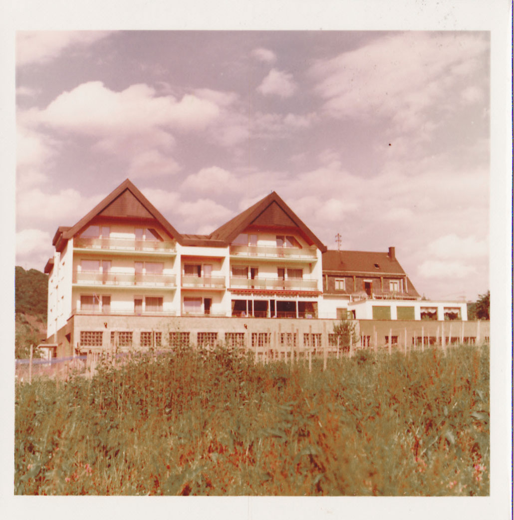 HausSonnenscheinpolaroidalt Weingut GöbelSchleyerErben